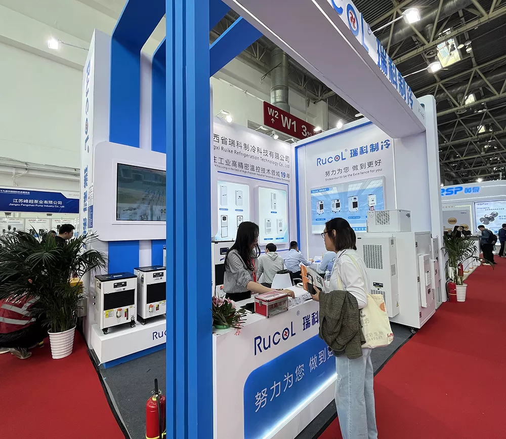 参展商品有冷水机、激光冷水机、热交换器、机柜空调等